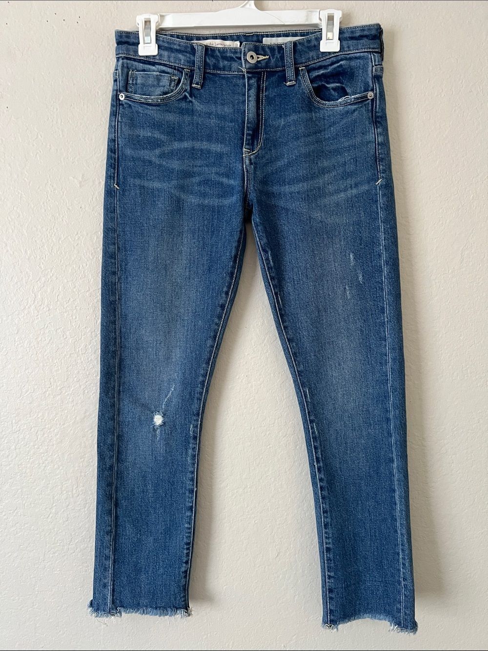 EUC Pilcro and the Letterpress Slim Boyfriend Jeans Raw Hem Distressed Size 27 - Picture 1 of 13